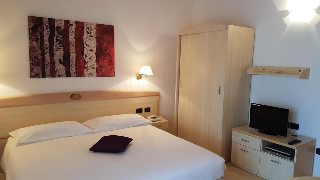 Hotel Da Remo Tenna Buitenkant foto